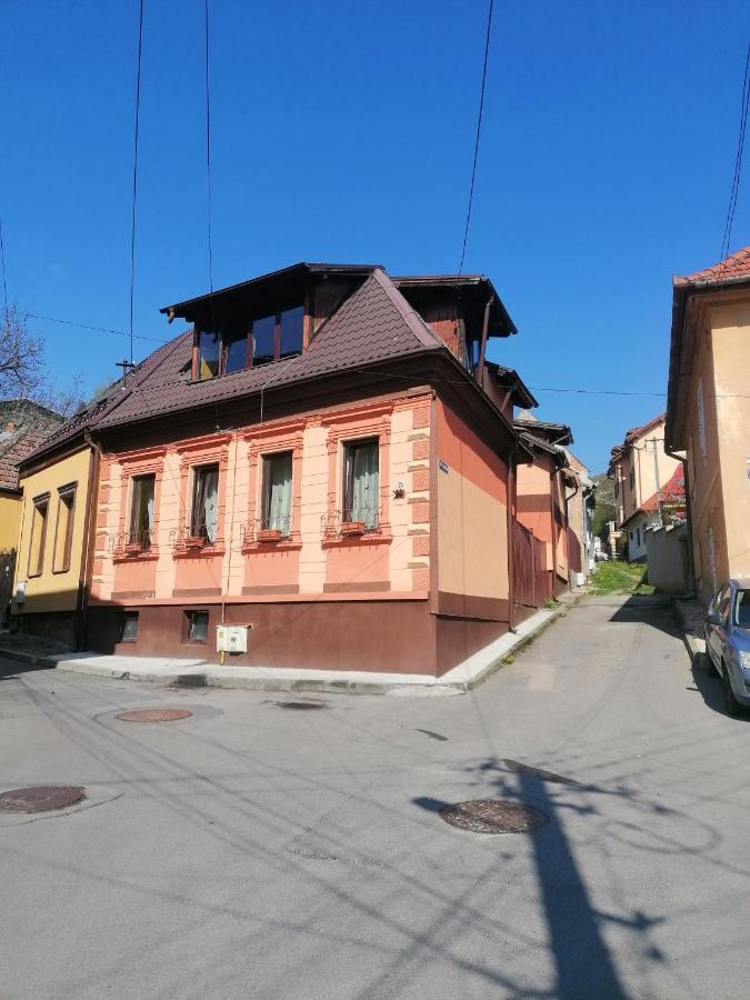 Cozy Attic Studio Brasov Luaran gambar